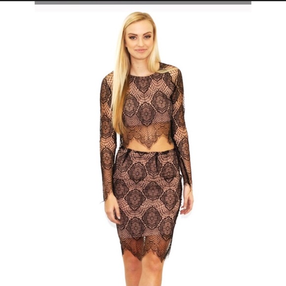 Eyelash lace skirt - Picture 2 of 3